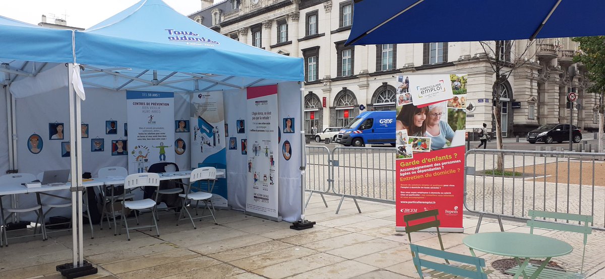 PE_AuvRA's tweet photo. Particulier emploi vous attend place de jaude à  @ClermontFd dans la caravane des aidants @cieAidants @PE_LeMag #emploiadomicile https://t.co/iIok817mvG