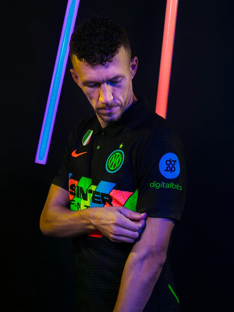 👕 | THIRD KIT 

Brothers and Sisters of the World ⚫🔵

#ThirdKit available from today! Get yours here 👉 bit.ly/2VTzf7y