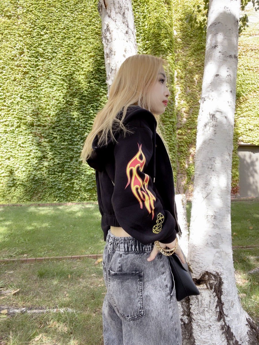 Kitano_Snow's tweet image. Recently bought jacket.
 #athleticjacket #LAfashion #forever21  #ootd #fashion