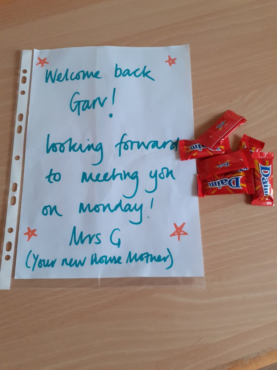❤ this! Went to double check the room is ready for a late returning boarder and found this. One #daim may have gone missing...
#OratoryBoarding
#iloveboarding
#BSAboarding