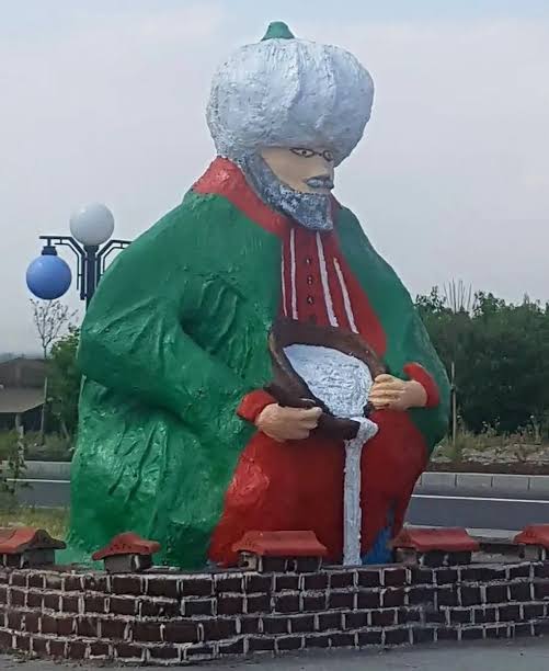 Bunların heykel diye yutturulduğu dünyada her şeyi yapabilirmişim gibi geliyor.