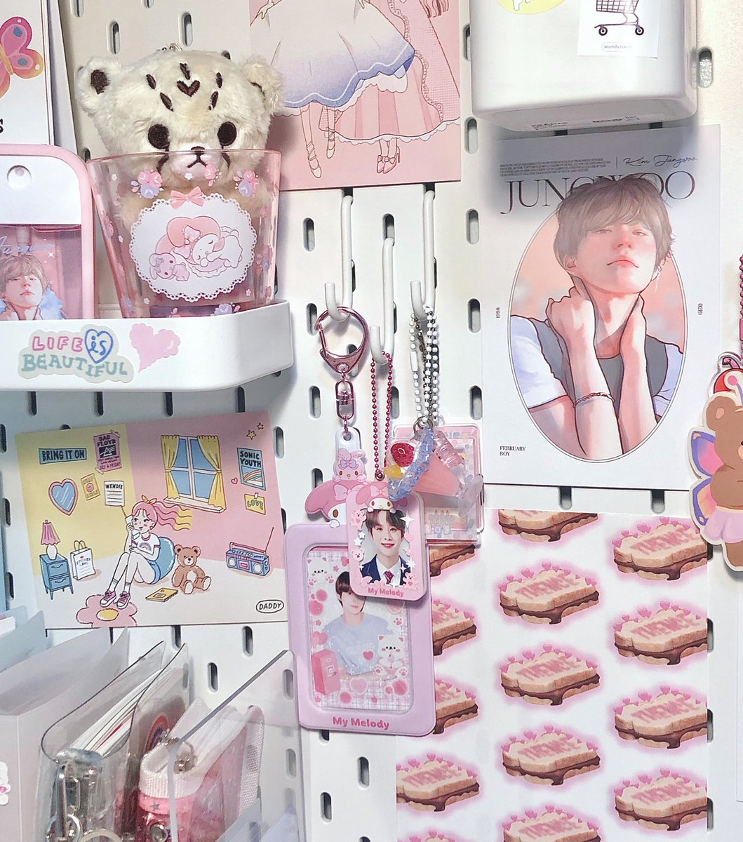 How to แต่งรูปที่เหมือนไม่แต่ง (?)
☁️ อาจจะไม่เหมือนเรา 100% นะคะ ขึ้นอยู่กับรูปแต่ละคนด้วย แต่ลองนำไปปรับๆได้ค่ะ 
กล้องสด                                   แต่งแล้ว