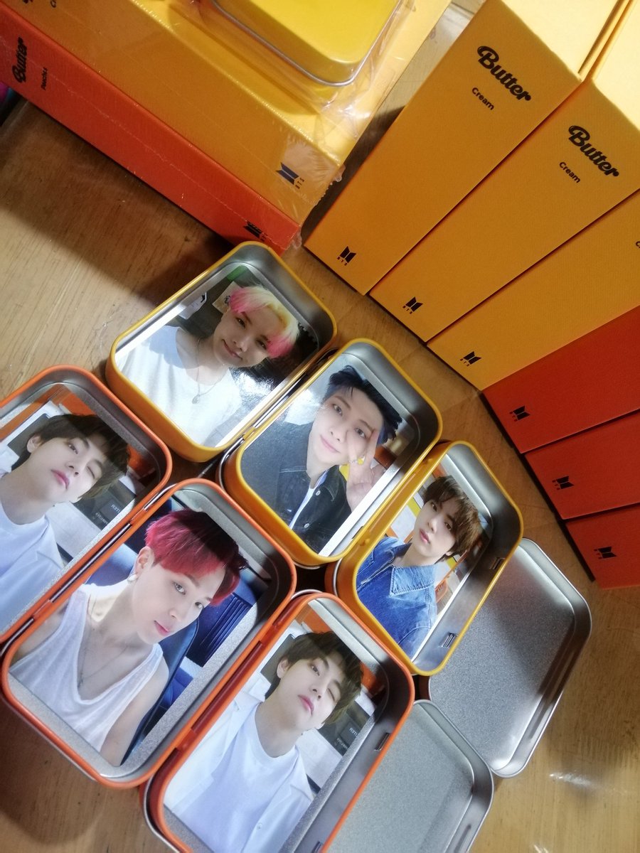 02bIuejay's tweet photo. #02bluejayUpdate
Re: Butter Tingi

They're here at di ako nakaantay kaya inopen ko na. Hiniwalay ko na yung bumili ng 1 sealed set :>

I will be sending DM today para sa mechanics ng pooling. Tinanggal ko pa lang sa plastic yung 3 sets. Mamaya ko iupload yung pulls https://t.co/mg7kjze8qC