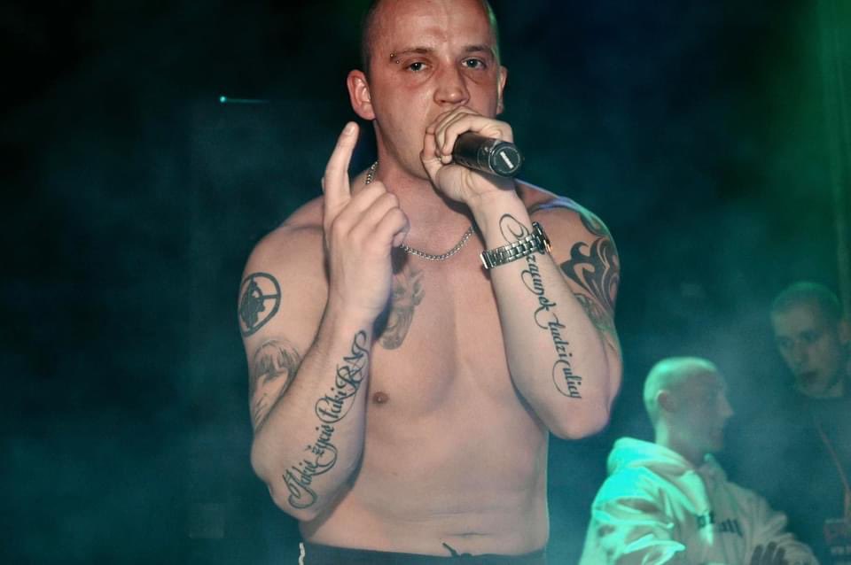 MichalMoch87's tweet photo. Dziś swoje 4️⃣5️⃣ urodziny obchodzi Ryszard „Peja” Andrzejewski.
Legenda polskiej sceny rapowej, dzięki któremu wszystko się zaczęło a moje życie stało się hip-hopowe i trwa aż po dziś dzień.
Wszystkiego najlepszego 🎁🎂🍾
📸 by @MichalMoch87
#rap #hiphop #peja #slumsattack https://t.co/4EP5zWo8bP