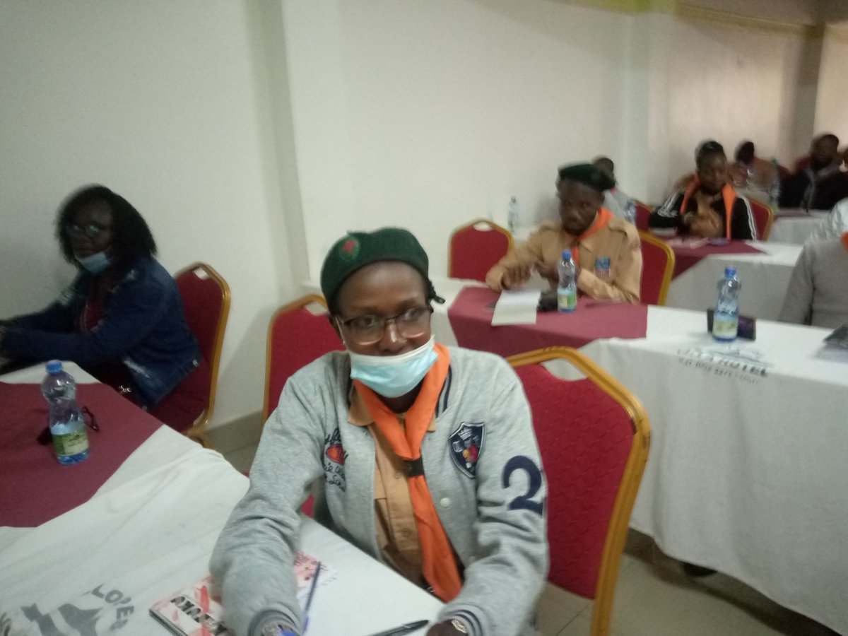 Daviekay18's tweet photo. Entrepreneurial workshop at Embu Scouts Center.
#yunitokworkshop
@YunitokKenya
@KenyaScouts
@UNICEFKenya https://t.co/YtbPyJIq4H