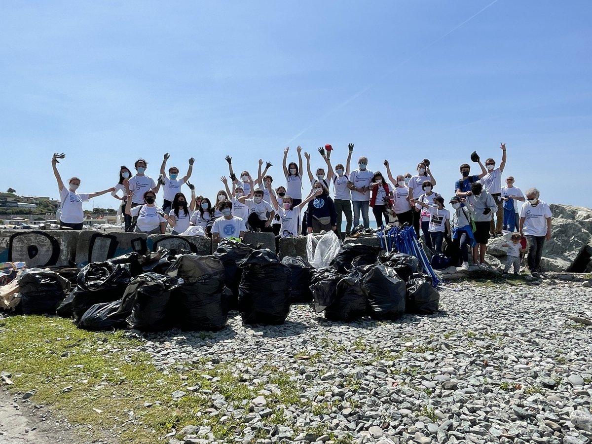 Costa_Press's tweet photo. Il mare è il nostro elemento, per questo ci impegniamo attivamente per mantenere le nostre coste più pulite. Con il progetto #GuardianidellaCosta di #CostaCrociereFoundation, abbiamo già sensibilizzato oltre 35mila studenti sull'inquinamento marino. #InternationalCostalCleanupDay https://t.co/ob910pwX1K