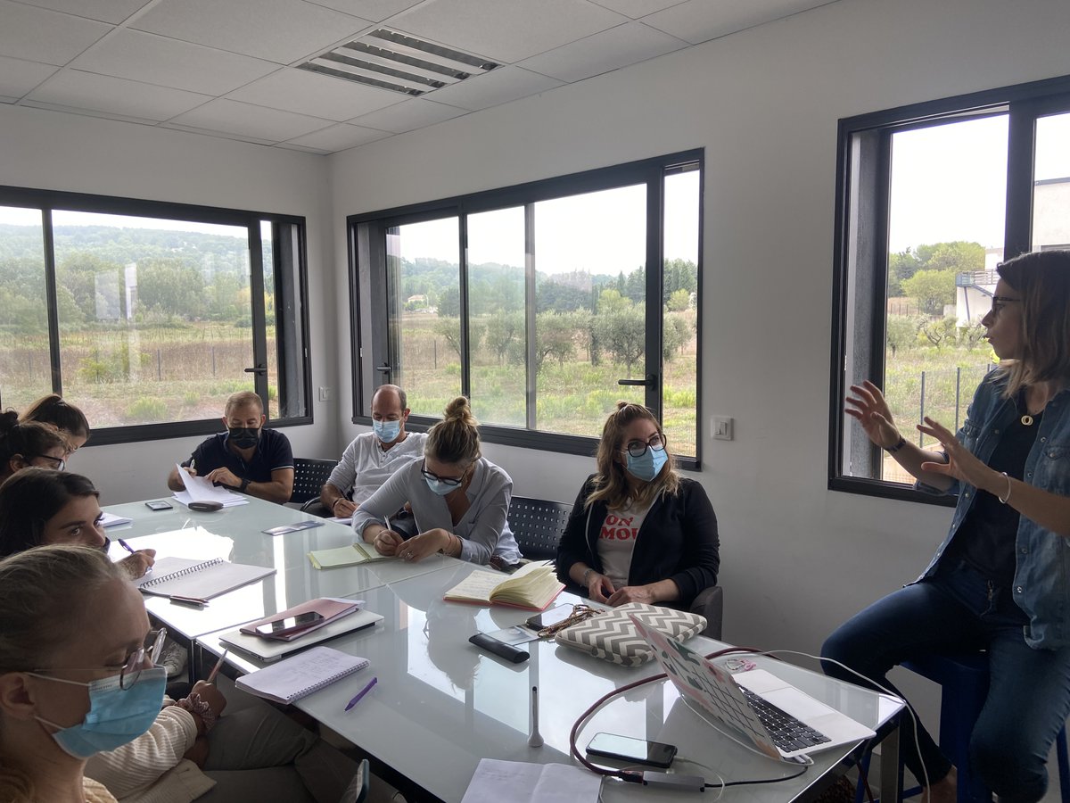 Merci Steph pour cet Atelier #FacebookADS au top avec un public très studieux chez nos amis de <a href="/Morphoburo/">Morphoburo ☕ #coworking</a> !
Vous venez au prochain avec <a href="/MiaTawile/">miatawile</a>  ?
helloasso.com/associations/m…