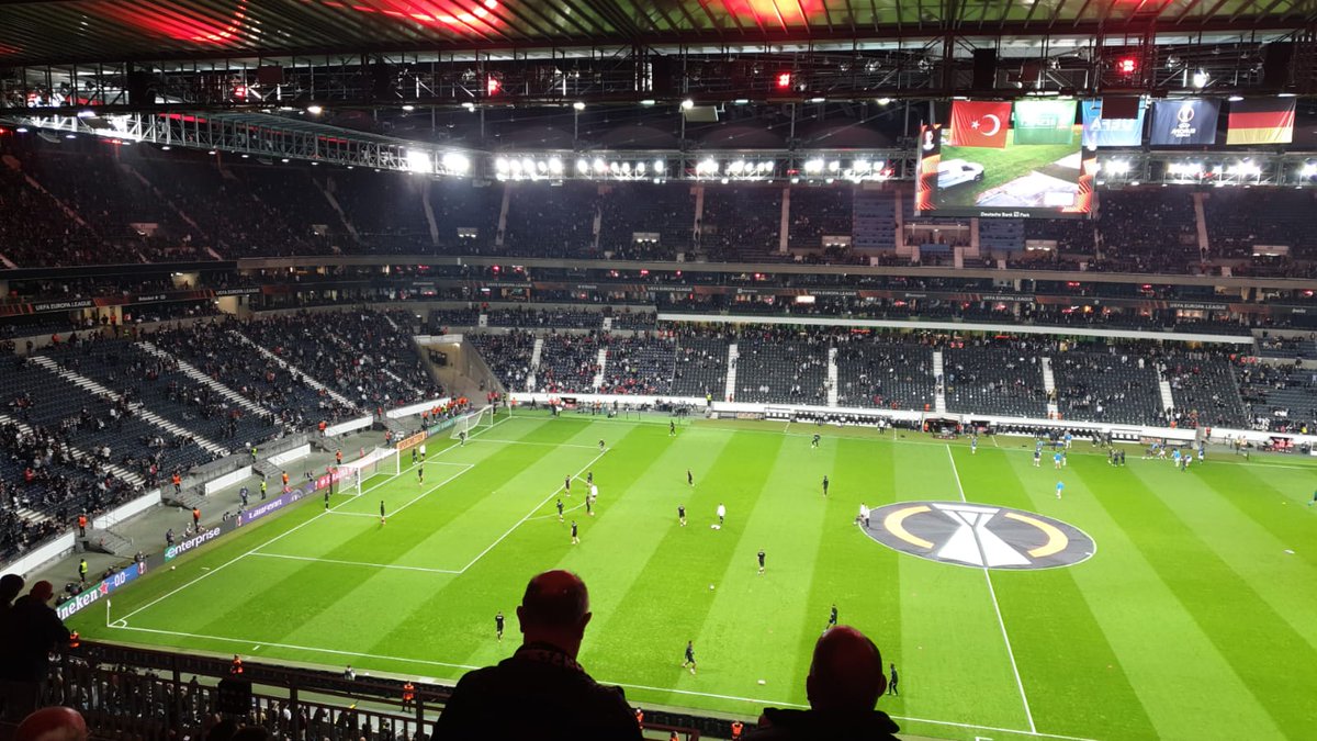 Der_Attila's tweet photo. Schwieriger Abend gestern... Aber die rote Beleuchtung ist gut! 🙃 #UEL #SGEFB https://t.co/noaNf6V2az