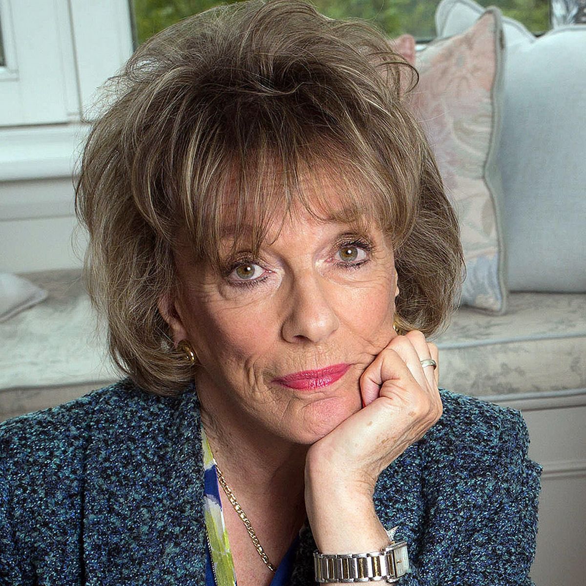 ScratchNTweet's tweet photo. Today SNS are invited to the home of a true television icon, multi award winning #DameEstherRantzen, to talk about her incredible and enduring career in investigative journalism. Today at 4pm on @ThePodcastRadio https://t.co/g86BYuF8Nw #Childline #TheSilverLine https://t.co/JwFDfoxcyE