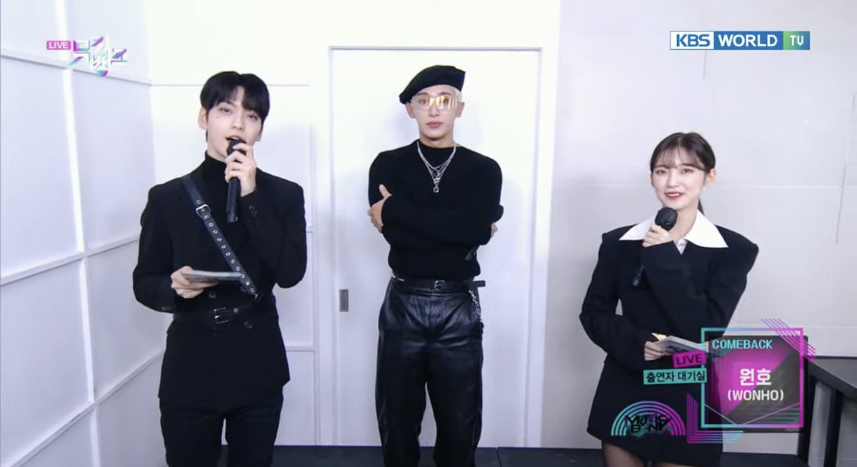 WHLOOKS's tweet image. HE LOOKS SO GOOD