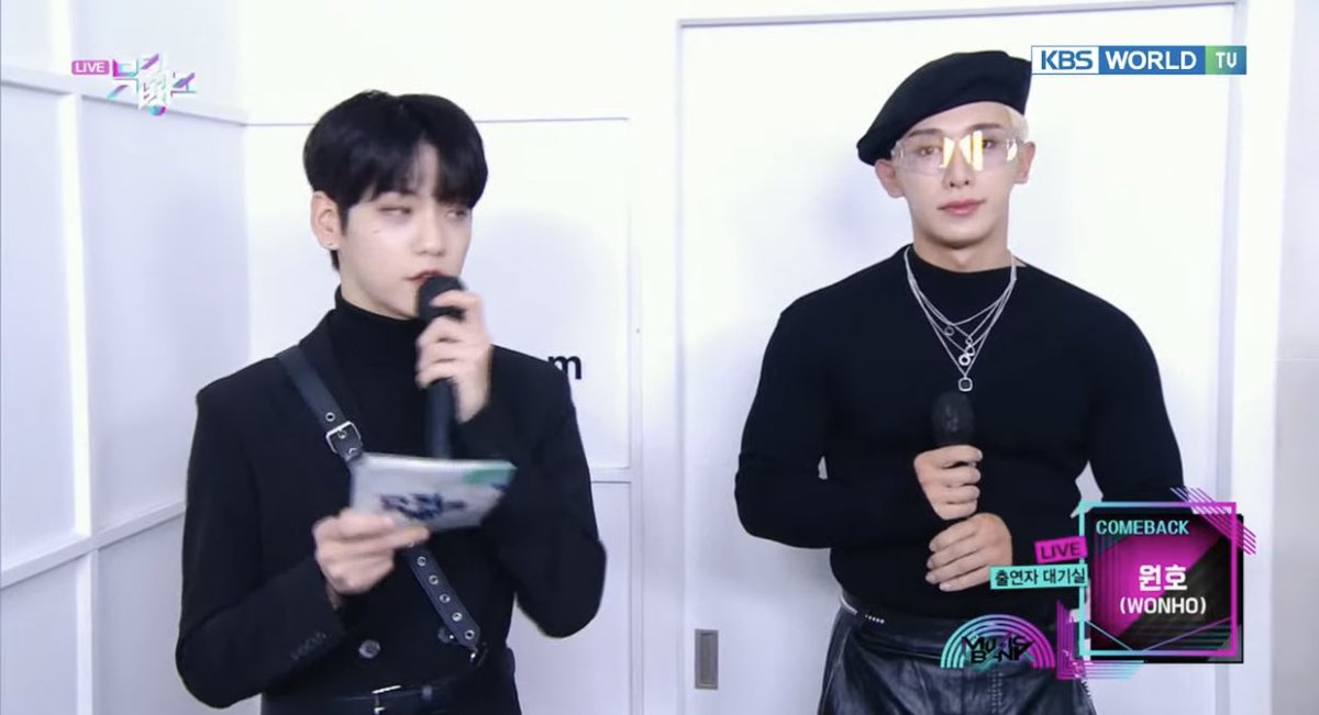 WHLOOKS's tweet image. HE LOOKS SO GOOD