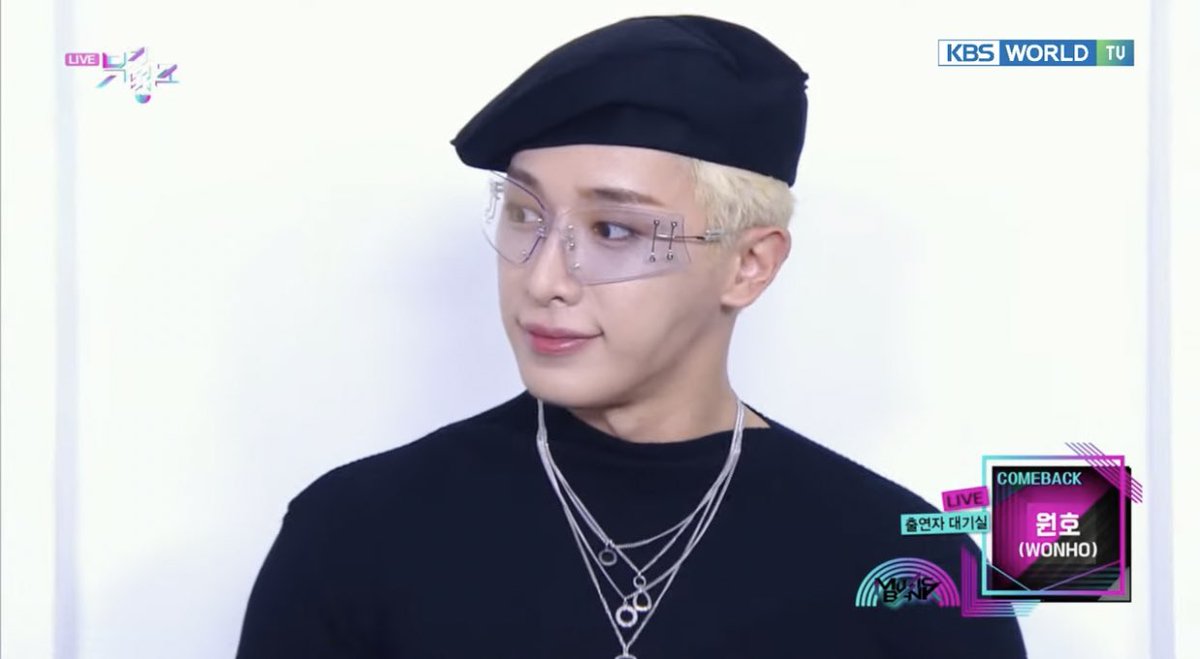 WHLOOKS's tweet image. HE LOOKS SO GOOD