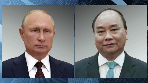 EmbassyofRussia's tweet photo. 🇷🇺President #Putin &🇻🇳President #Phuc spoke over phone. Leaders reaffirmed their mutual commitment to further developing bilateral relations. Nguyen Xuan Phuc thanked Russia for supporting Vietnam in its efforts to fight #COVID_19, expressed interest in receiving more🇷🇺vaccines https://t.co/r1UaV3qtmS