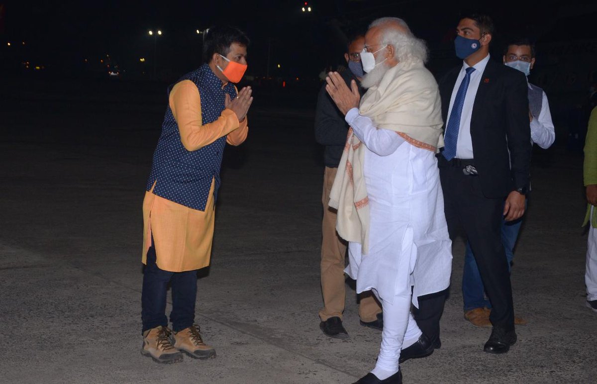 joymallick's tweet photo. Happy Birthday Modi Ji .

The man of commitment, 
The man of simplicity, 
The man of dedication, 
The man of inspiration, 
The man of dignity. 
It is an honor to be blesses by you Sir . You changed my life . I pray for your long and healthy life . 
#HappyBdayModiji https://t.co/tCYy4LcyXQ