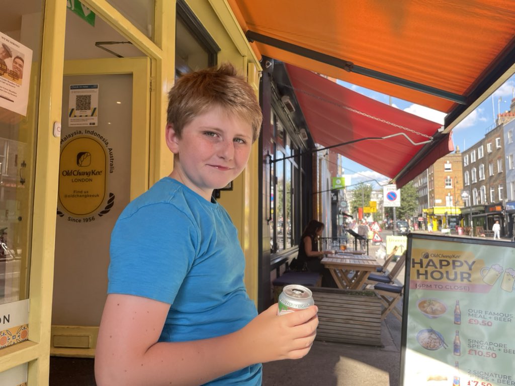 spmini's tweet image. 2 big days in a row for Max! London audition and a new school! We had to fit in a quick visit to @thecheesebarldn  too! He will miss all his @Broadoak_Year6  friends but hopes to see you when he picks logan up sometime @thewamanagement @thewardacademy