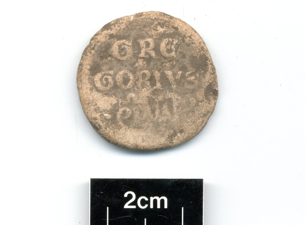A complete lead papal bulla, probably of Pope Gregory X (COTT 141/19). 

Found through metal detecting in the Scottish Borders and allocated to @NtlMuseumsScot in December 2019.

#FindsFriday  #ScotArchMonth
