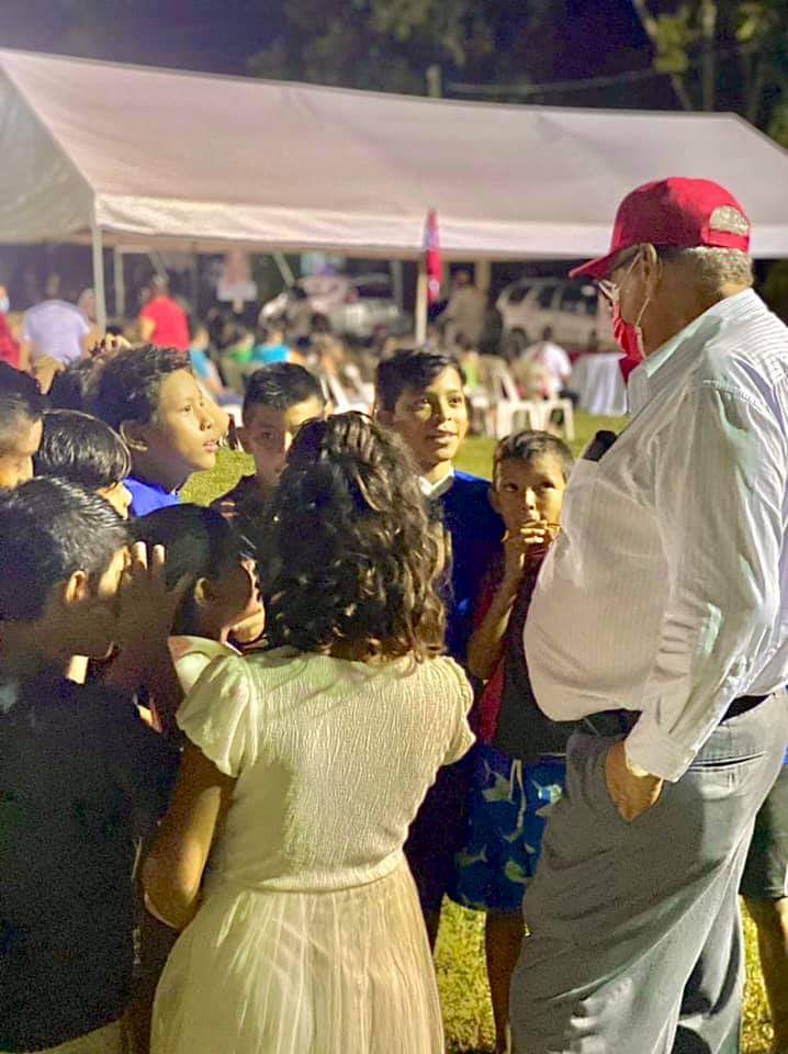 PoloCrivelli's tweet photo. Dios es Bueno. 

Lo que más me impactó como los niños se acercan hablar y preguntarme sobre la educación…

Y no me dicen Alcalde…. Sino Polo.

El cariño de los niños vale más que mil palabras y discursos 🙏🙏🙏🙏🙏🙏🙏🙏🙏🙏 https://t.co/mEo4qUZmmw