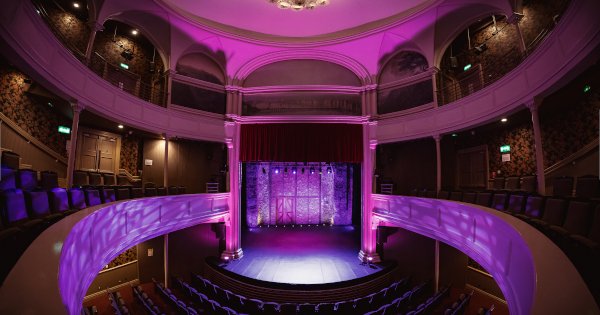 theatreroyalw's tweet photo. Did somebody say #LoveWaterford Day? What’s not to love about Ireland’s oldest continually operating theatre, a Victorian performance venue tucked away within a beautiful Georgian building in the heart of Waterford's historic Viking Triangle? #Waterford #lovesmecounty https://t.co/5XrYkDwvNk