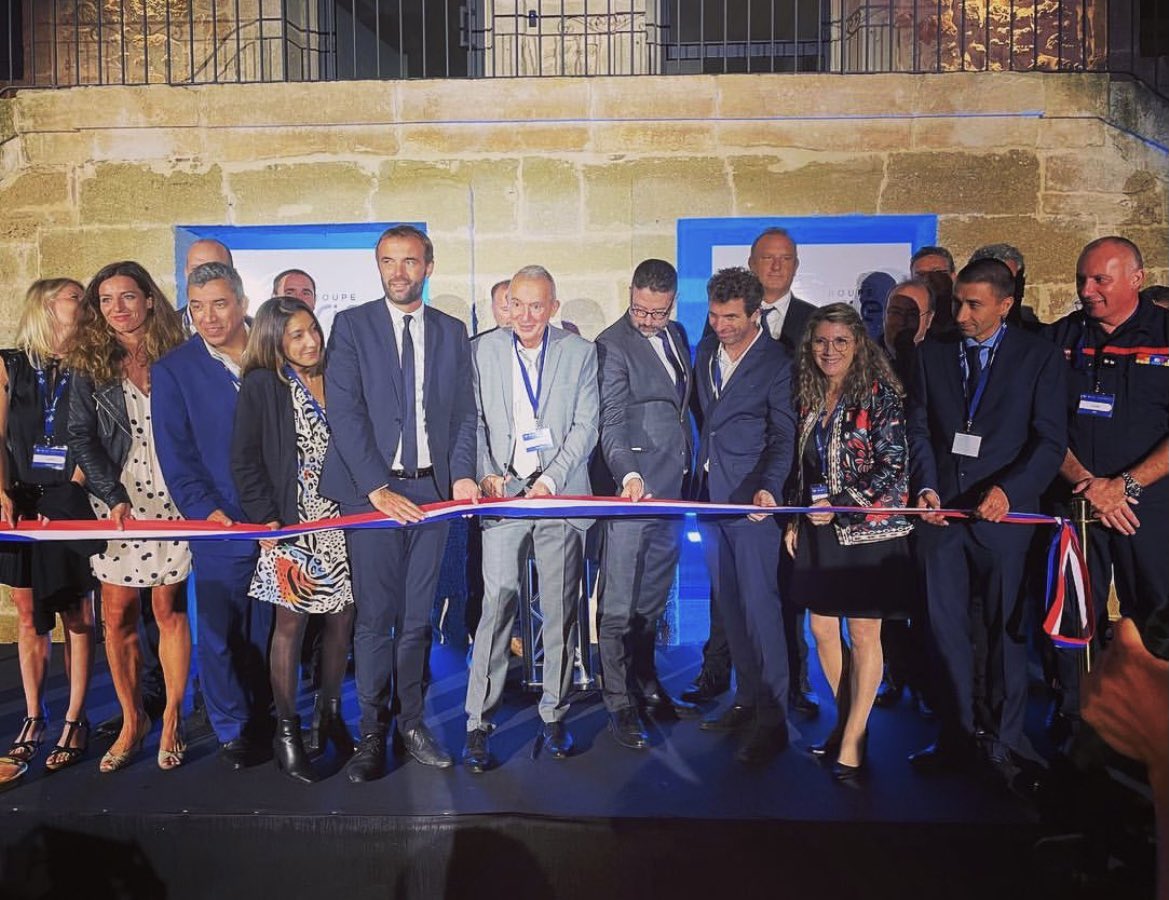 CoDubost's tweet photo. Bravo #inovie ! Le plus grand plateau français dâanalyses biologiques vient dâouvrir Ă @montpellier_ đđœ
Quelle joie de se retrouver autour de lâaboutissement de votre projet porteur dâavenir, avec la #medvalley
Encore bravo #labosud pour votre détermination et à trÚs bientÎt https://t.co/QRyUuUQh2N