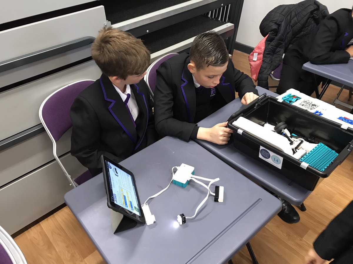 hyetteducation's tweet photo. Y7 students @NBAcademy @EducationEACT in #Birmingham have made a really positive start to #RAFMightyMinds today courtesy of @rafyouthengage . Students have coded their hubs & are learning to use sensors with their bots. #STEM #coding #ks3 #robotics #education @LEGO_Education https://t.co/LFH9WiYITa