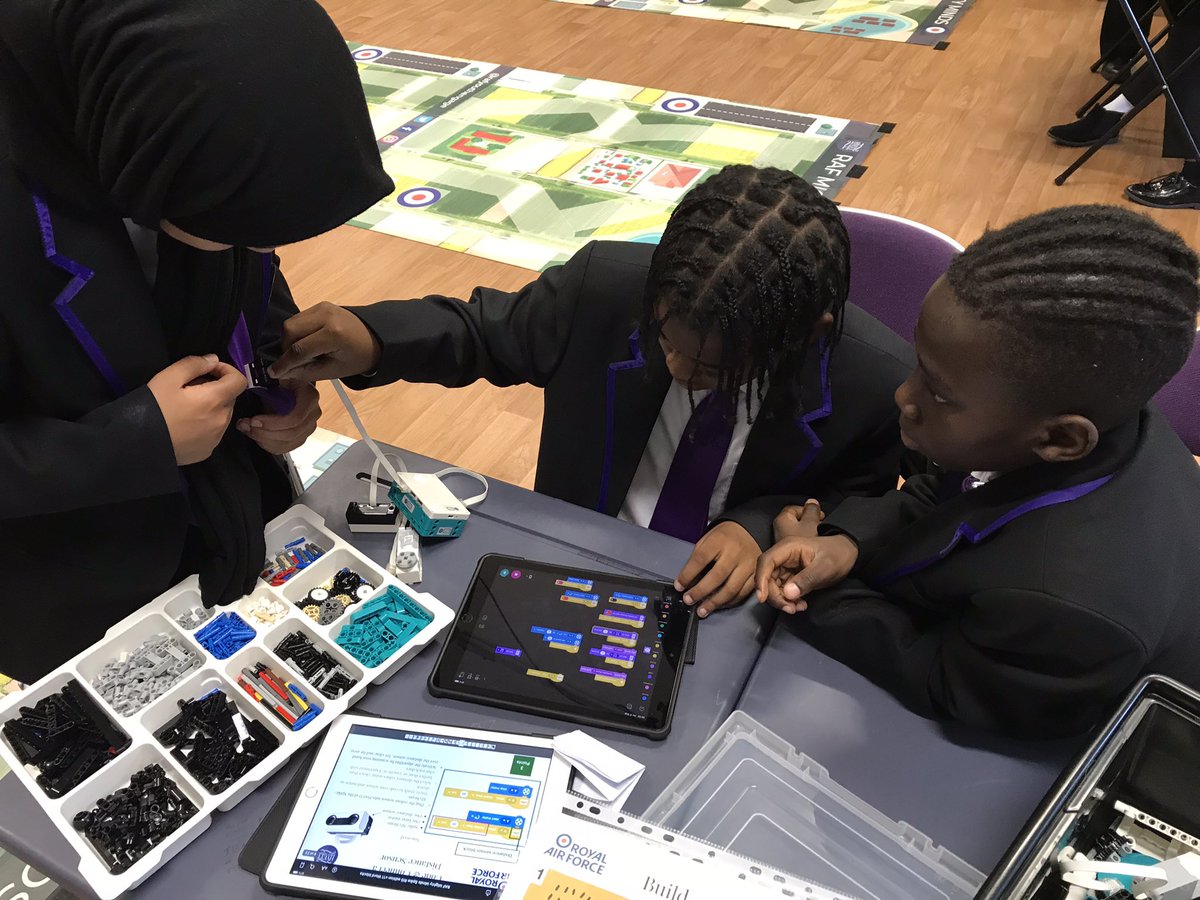 hyetteducation's tweet photo. Y7 students @NBAcademy @EducationEACT in #Birmingham have made a really positive start to #RAFMightyMinds today courtesy of @rafyouthengage . Students have coded their hubs & are learning to use sensors with their bots. #STEM #coding #ks3 #robotics #education @LEGO_Education https://t.co/LFH9WiYITa