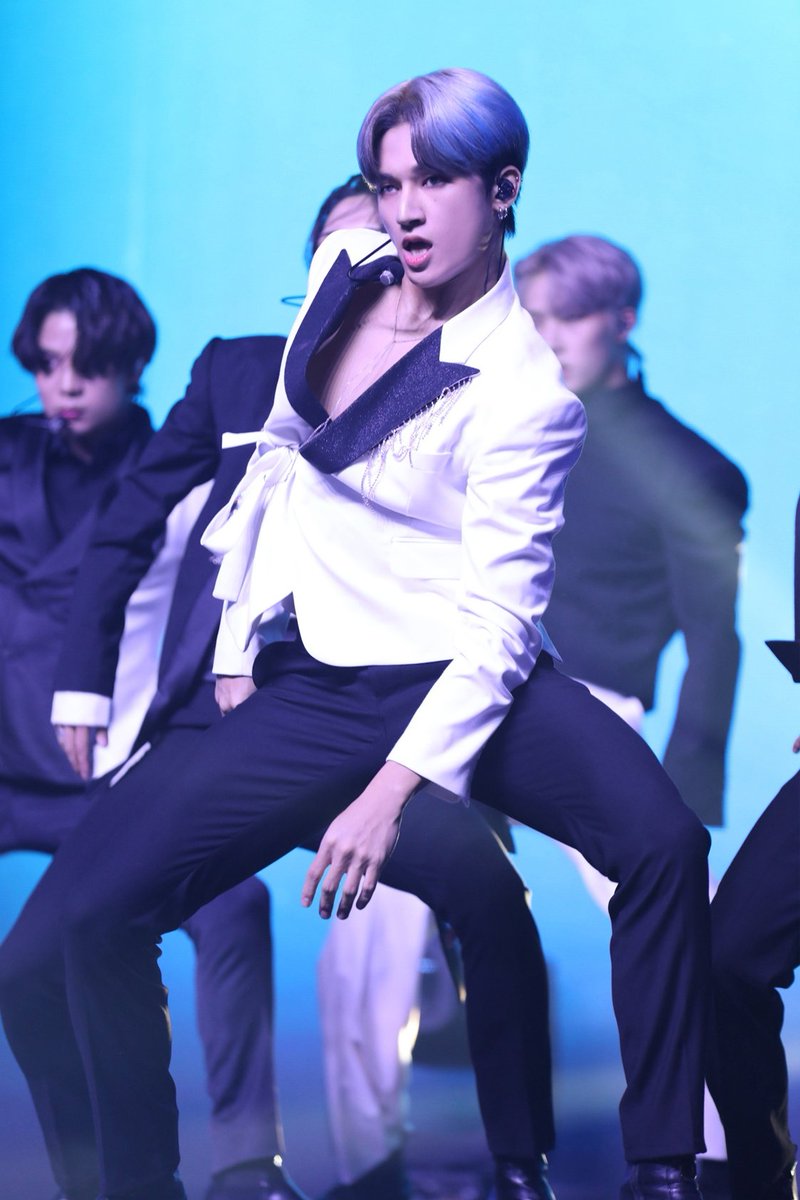 comeback showcase behind