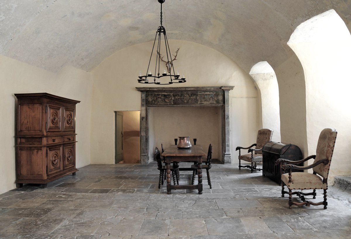 ChateauEstaing's tweet photo. Journées du Patrimoine les 18 &amp; 19/09 : visite du château avec expo « V. Giscard d’Estaing, un homme au service de la France et de l’Europe ». 9h30-12h30* &amp; 14h-18h* (*dernière entrée 45mn avant la fermeture) Tarifs réduits : 2€/ad, 1€/enf, gratuit – de 12ans . #jep2021 https://t.co/oZM7vLr9P7