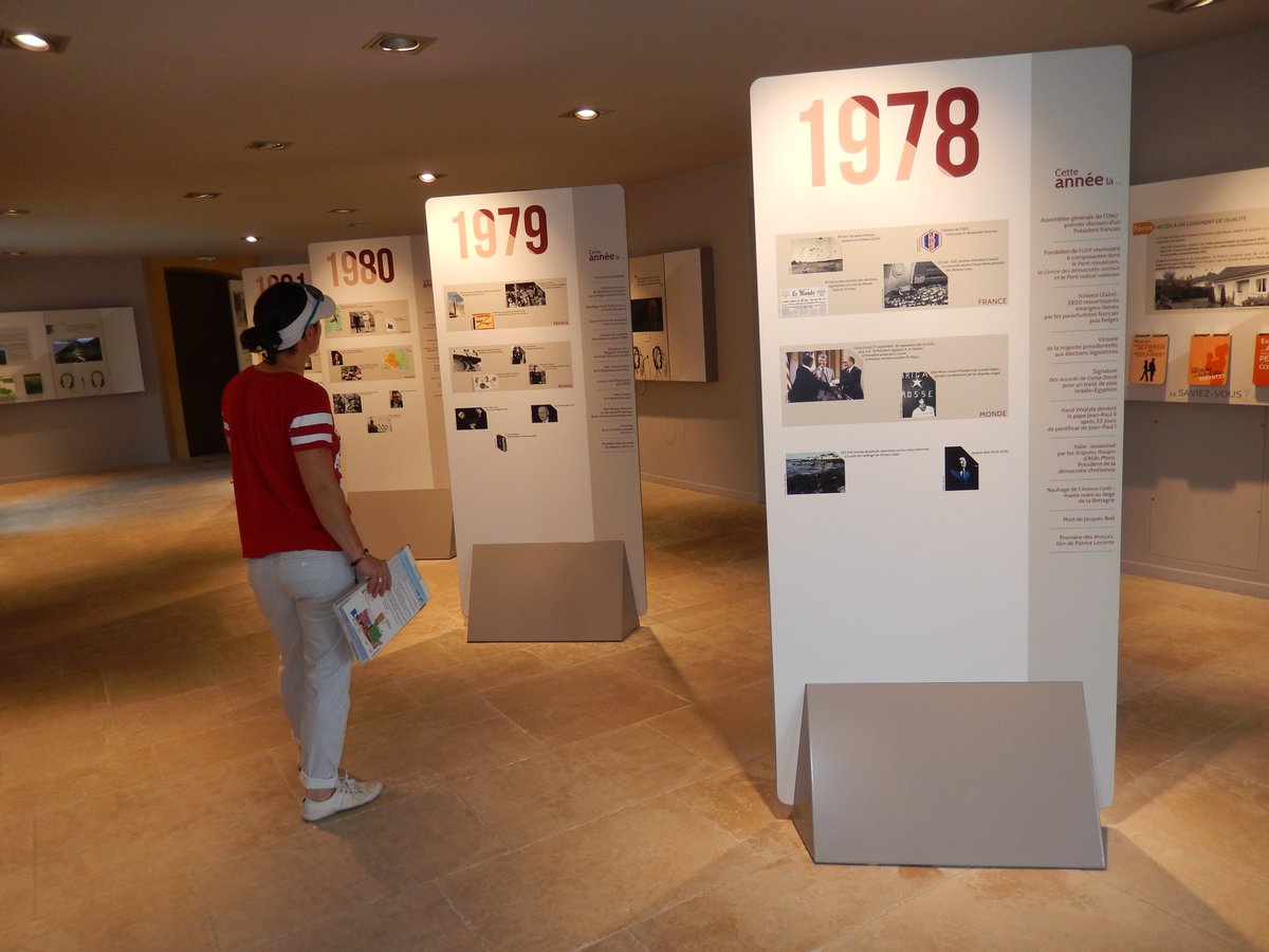 ChateauEstaing's tweet photo. Journées du Patrimoine les 18 &amp; 19/09 : visite du château avec expo « V. Giscard d’Estaing, un homme au service de la France et de l’Europe ». 9h30-12h30* &amp; 14h-18h* (*dernière entrée 45mn avant la fermeture) Tarifs réduits : 2€/ad, 1€/enf, gratuit – de 12ans . #jep2021 https://t.co/oZM7vLr9P7