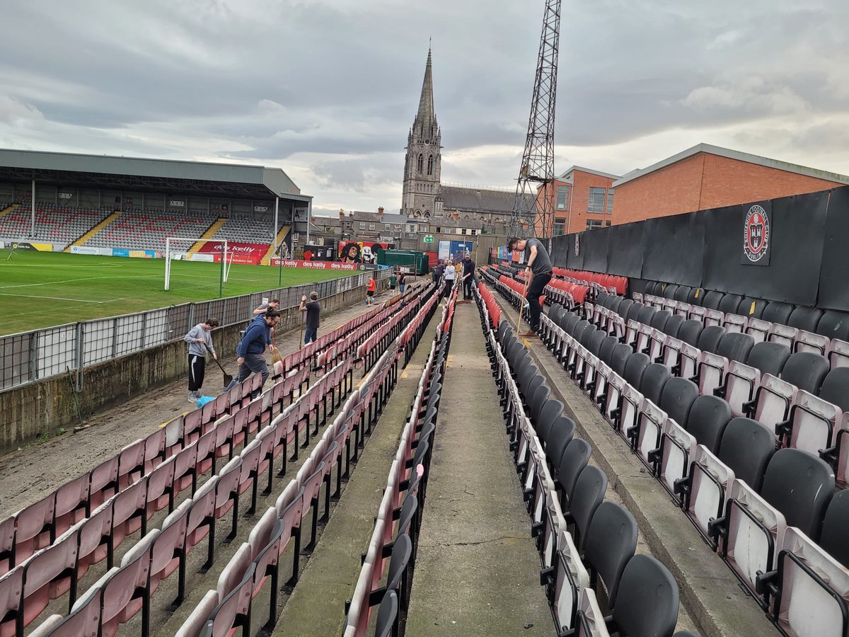 bfcdublin's tweet image. 🧹 A big thanks to all the volunteers who showed up last night to clean the Des Kelly Stand ahead of tonight’s visit of Maynooth University Town in the FAI Cup.