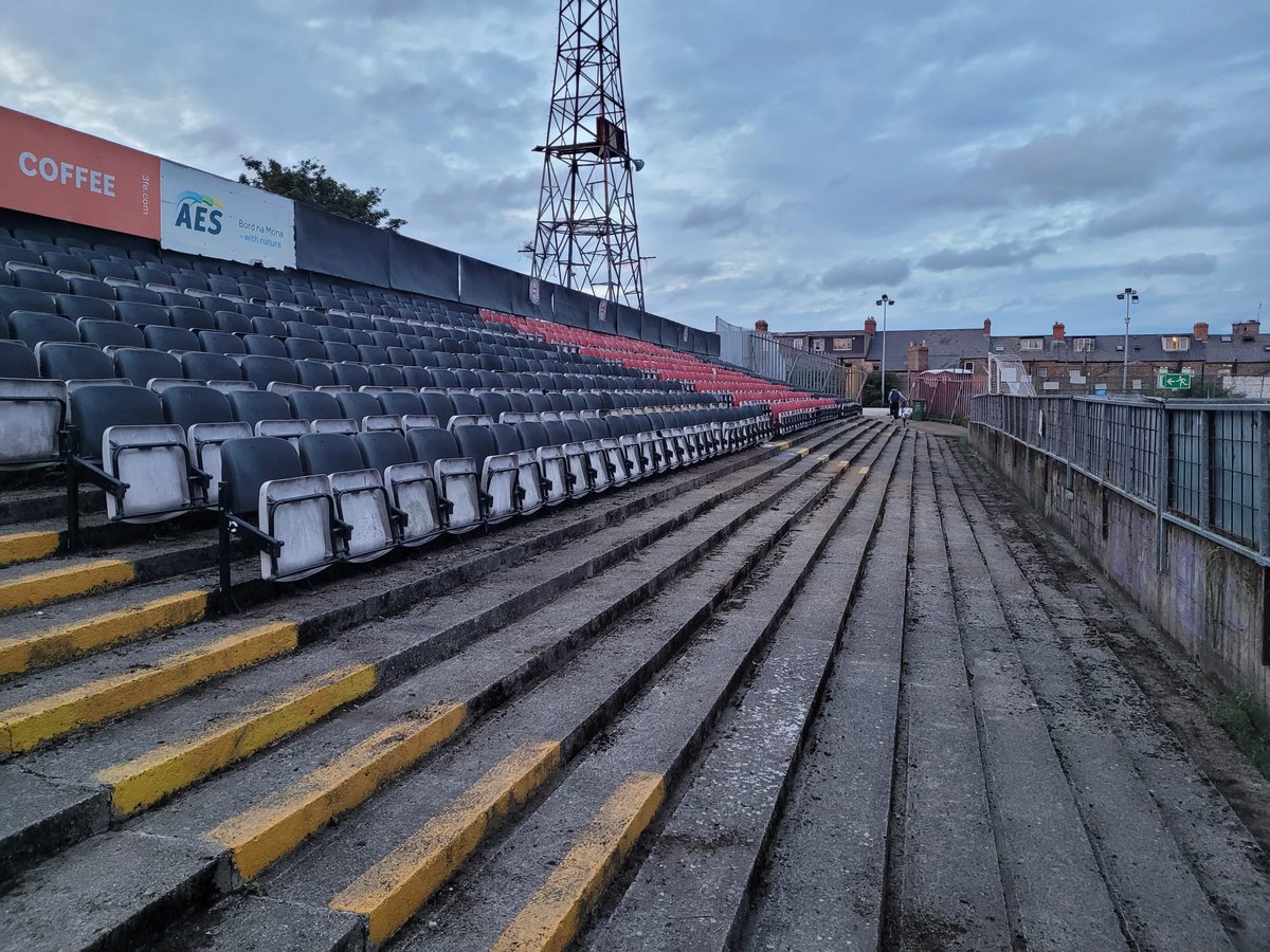 bfcdublin's tweet image. 🧹 A big thanks to all the volunteers who showed up last night to clean the Des Kelly Stand ahead of tonight’s visit of Maynooth University Town in the FAI Cup.