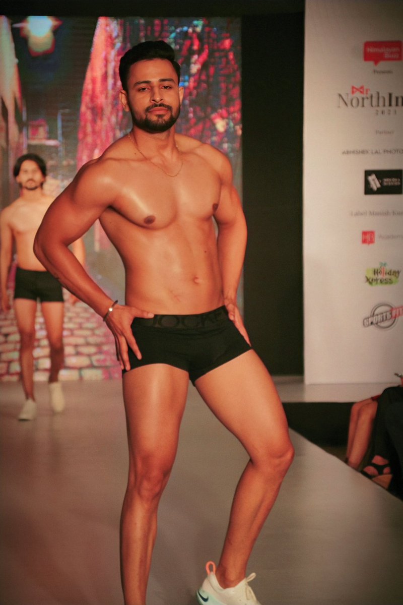 dev_r_chauhan's tweet photo. Definition of really good workout: when you hate doing it, But you love finishing it.🕉❤️🔱
.
Tags⤵️
#fashionshow #photography #leanmuscle #jockey #indianmodel #devrahulchauhan #apnaagra #celebrity #famelover #aspiringactor #mumbai #loveyou #maapaa #jaimahakal #dev_rahul_chauhan https://t.co/dmxAAzctHK