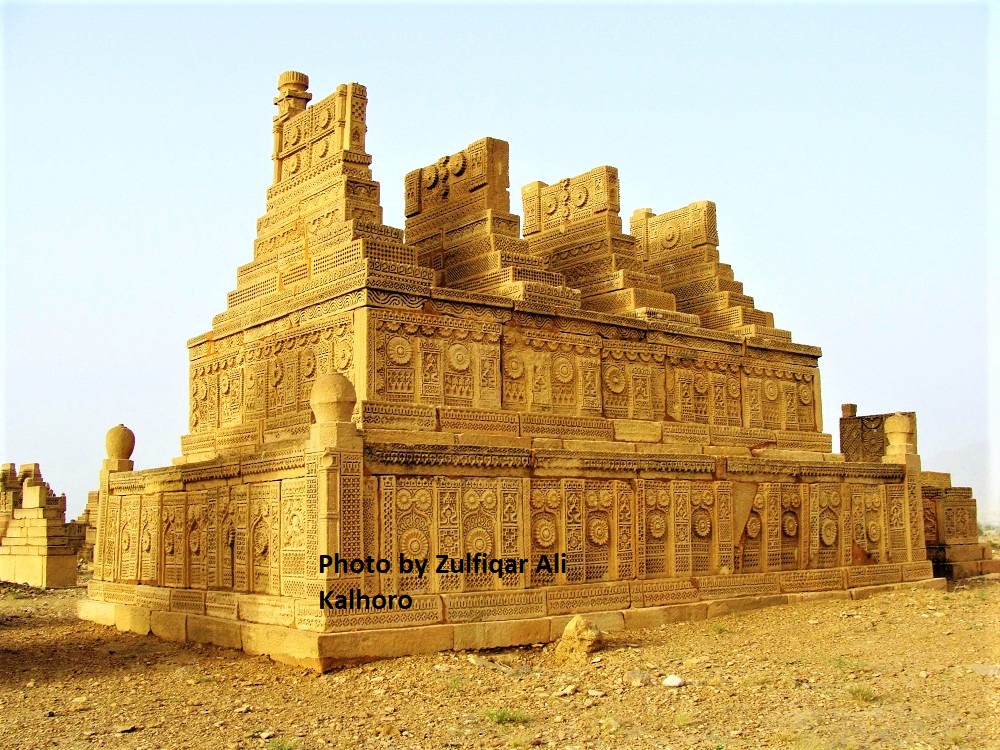 Kalhorozulfiqar's tweet photo. Stone-carved graves of #Burfat nobles at #Taung in #ThanoBulaKhan taluka, #Jamshoro. #Sindh  @Sbhanbhro   @RiazUjjan72  @manzoor_chandio  
@akhtarb1 @Sangrisaeed  @salehkori @akhtarb1    
  #BeautifulPakistan #pakistaninpics #architecture #architecturephotography  #artwork https://t.co/864VGae0xv