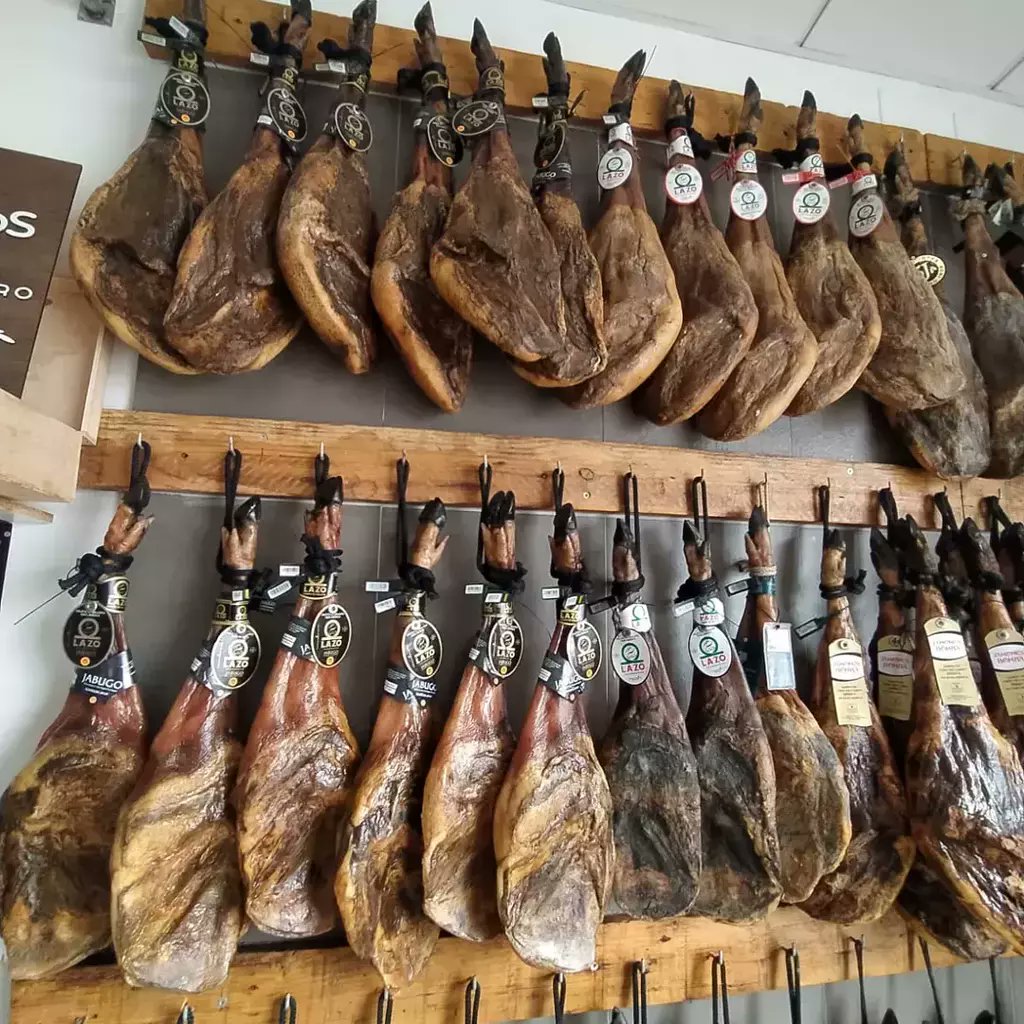 mscibericos's tweet photo. Es viernes y en MSC lo sabemos¡ 😃😃😃
Buen fin de semana a tod@s¡¡
#finde #cortadoresdejamon #rrssMSC #exposición #shop https://t.co/a0MO6nI7Fb