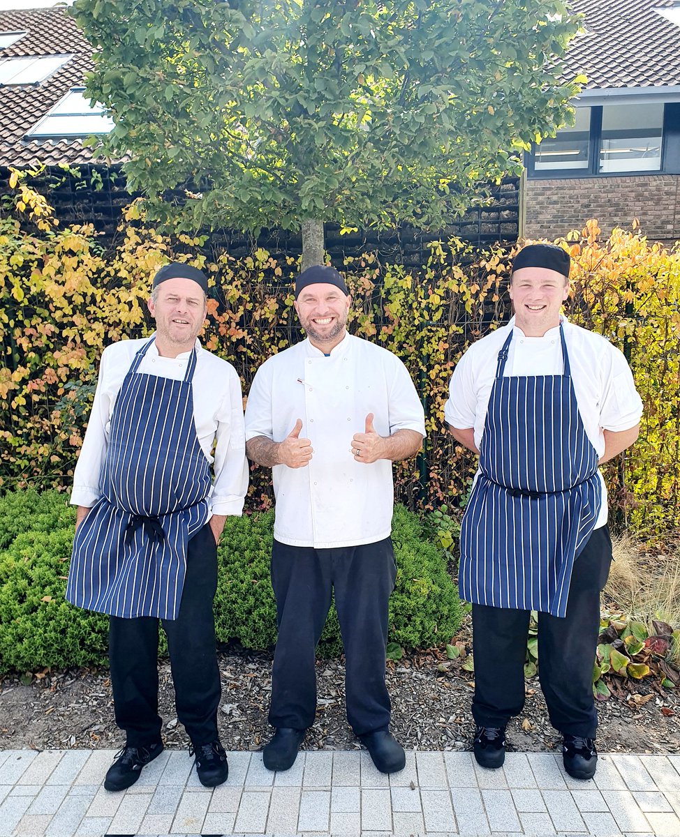 BUunifood's tweet image. Making us proud @compassgroupuk #grateful #chefsappreciationweek
 @bournemouthuni #proud