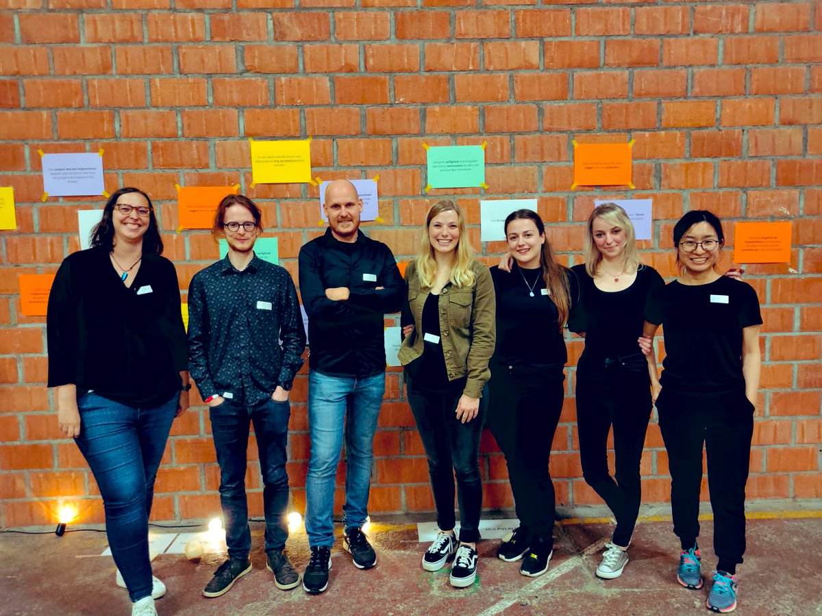 Youth_inTransit's tweet photo. De @Youth_inTransit Ontmoetingsavond met jongeren om te praten over ggz op hun maat was een succes! Wij willen iedereen die aanwezig was hartelijk bedanken 🙏 alsook ons team @winkel_ruud @ElineWittevron1 @CSamaey @VMazereel @JennenLise @Leceistic @Qiao54024587 https://t.co/UCL6P0CDNW