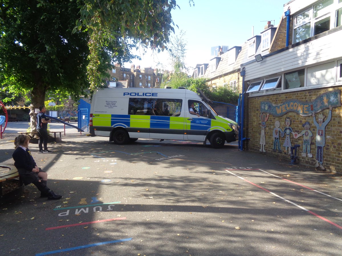 ststephensSW8's tweet photo. 🚨🚔Year 4 enjoying their visit from the police as part of their topic on Crime and Punishment 🚔🚨 As you can see, it was a huge success! 💯 #ThankYou @MPS_Brixton @MPSBrixtonHill #StStephensYear4 #StStephensLearning #StStephensCommunity #learningisfun #learning https://t.co/laqz9Z8MPh