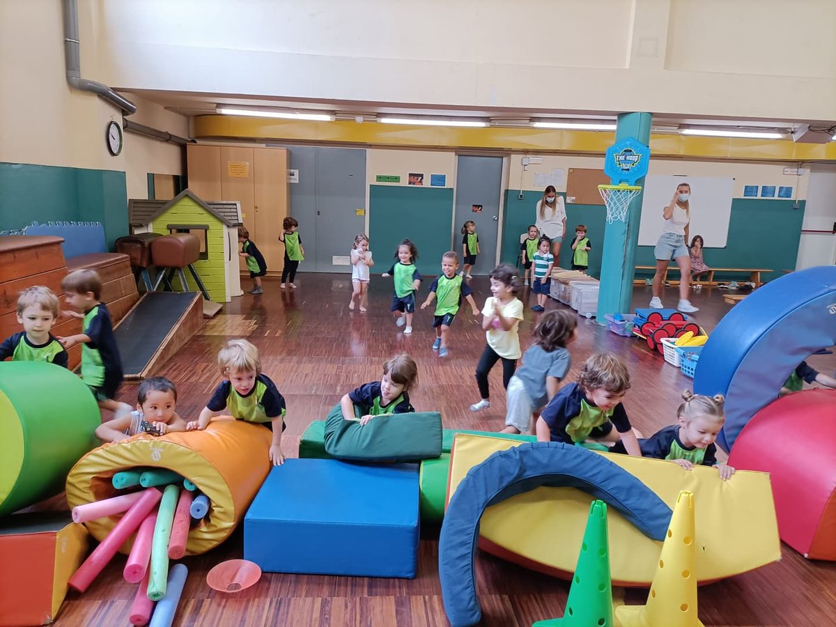 epiasabadell's tweet photo. ELS MÉS PETITS DE L'ESCOLA!
Hem superat la nostra primera setmana a l'escola dels grans! Cada dia entrem més contents i ens estem començant a conèixer amb els nostres companys/es i les mestres!
#P3PIASABADELL
#INFANTILPIASABADELL https://t.co/9azPaFPd1T