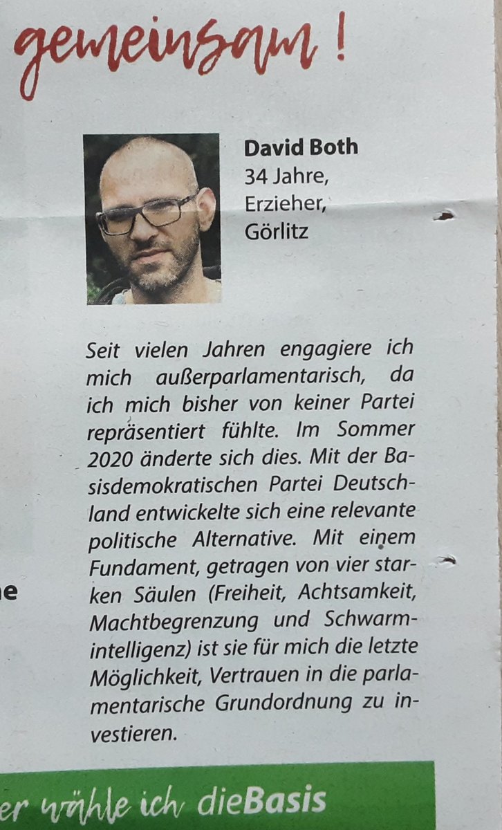 BirgitKieschni1's tweet photo. Großangriff heute auf unsere Briefkästen in #Bautzen durch #dieBasis. Dabei sind #Dierich aus #Zittau und David Both, der schon vor Jahren in der #Querfront aktiv war. Damals Koch und Mitglied der Waldorfinitiative. #Anthroposophie #Verschwörungsideologie https://t.co/qoo7aDJ7Ny