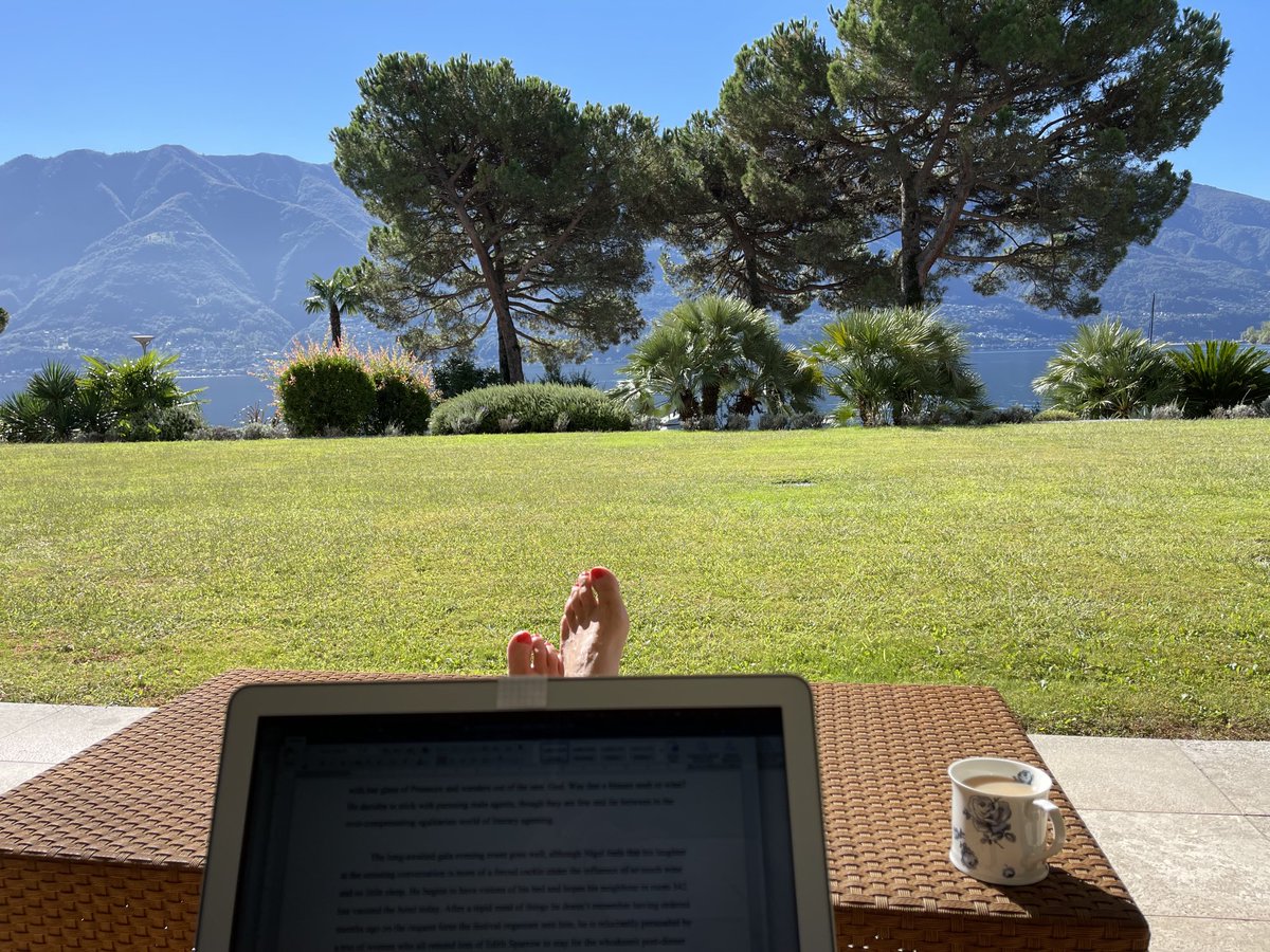 LouiseMangos's tweet photo. Today’s office
#AmReading
#FinalProof
#TheBeatenTrack
#April2020
@RedDogTweets https://t.co/PSpMAFF4d2