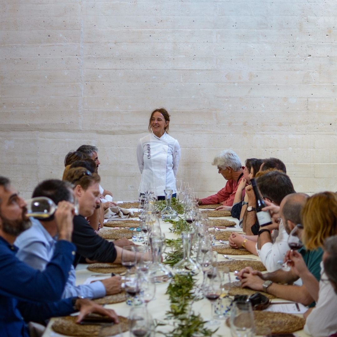 ChefSins's tweet image. Si hablamos de creatividad no podemos pasar por alto el Hidden Kitchen 2019, en la Fundació @MiroMallorca . @mariasolivellas sorepndió con un menú extraordinario al que no le faltaba ni una pizca de imaginación🍴✨.
#miembroschefsin #hiddenkitchen #altacocina #gastronomiamallorca