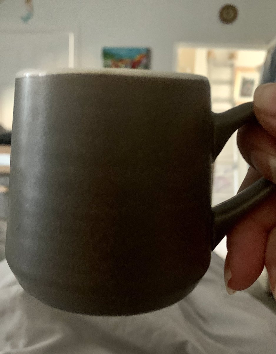 LaRadarina's tweet photo. Doing a #SmallMug daily post on Facelibre & suddenly thought my friends here are missing out #FindingJoyInHouseholdItens @ElizAthertonSop @Sparklingclaire @EleanorRoth8 So here are today’s & yesterday’s, both Whitby finds. I like small mugs & try to source on on visits away. https://t.co/sIdtglkX6w