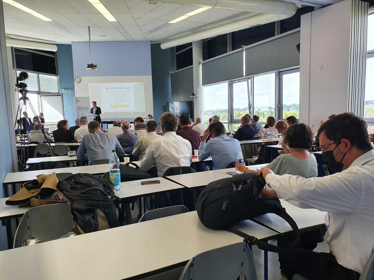esiea_school's tweet photo. Hier a eu lieu le séminaire annuel Direction Zonale des Systèmes d'Information &amp; de Communication Zone de Défense &amp; de Sécurité Ouest - @Interieur_Gouv  sur notre campus de #Laval. #ESIEA #weareESIEA https://t.co/d6Nx4wcGpS