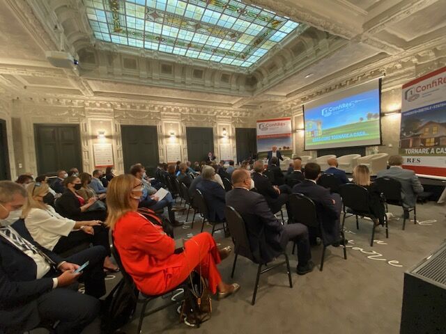 Seconda giornata di <a href="/Confires/">Confires</a>! 
💡Quale mercato della #garanzia con la fine del #TemporaryFramework? 

Dall'inizio di questa avventura siamo al fianco di #Confidi e #Banche nella gestione del processo di #GaranzieMCC!

#remediation #dataquality