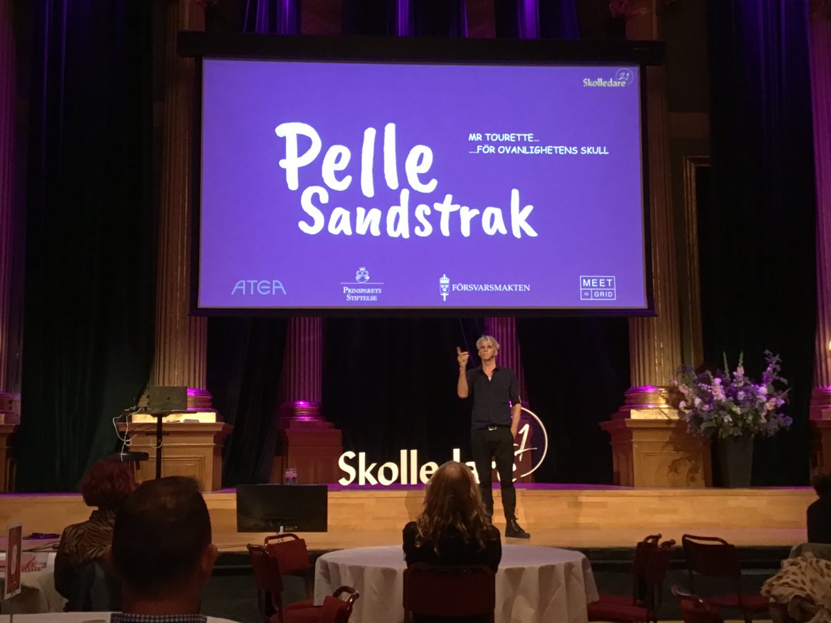 Vilken lärorik &amp; underhållande föreläsning om Tourette med skratt, tårar &amp; viktiga budskap. Vikten av skolpersonalens närvaro &amp; intresse för barns olikheter. När är man normal eller vanlig? #värdegrund #olikaärbäst #karlbergsskola #skolledare21 #elevhälsa