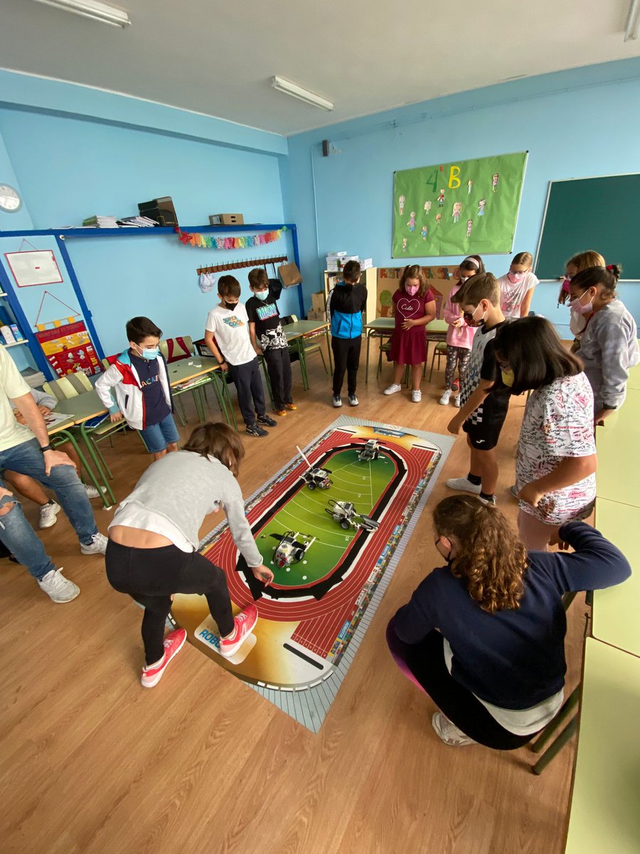 cp_sanjose's tweet image. En cuarto también disfrutamos de las nuevas tecnologías y la robótica.
Gracias a @Robotix_educa
@AmpaPosada