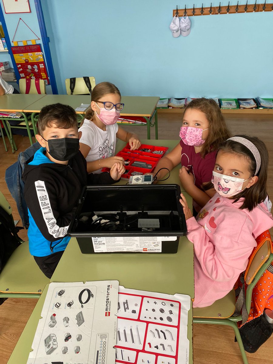 cp_sanjose's tweet image. En cuarto también disfrutamos de las nuevas tecnologías y la robótica.
Gracias a @Robotix_educa
@AmpaPosada