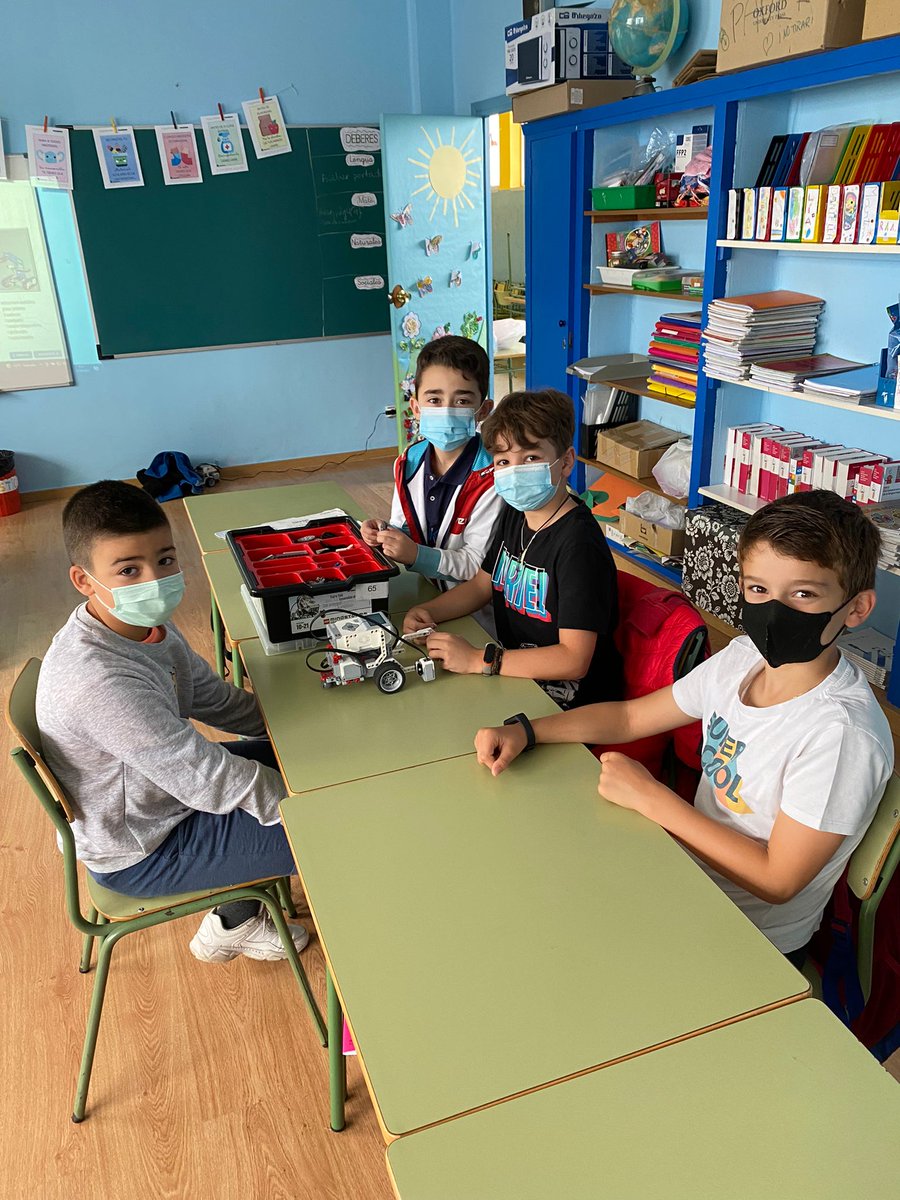 cp_sanjose's tweet image. En cuarto también disfrutamos de las nuevas tecnologías y la robótica.
Gracias a @Robotix_educa
@AmpaPosada