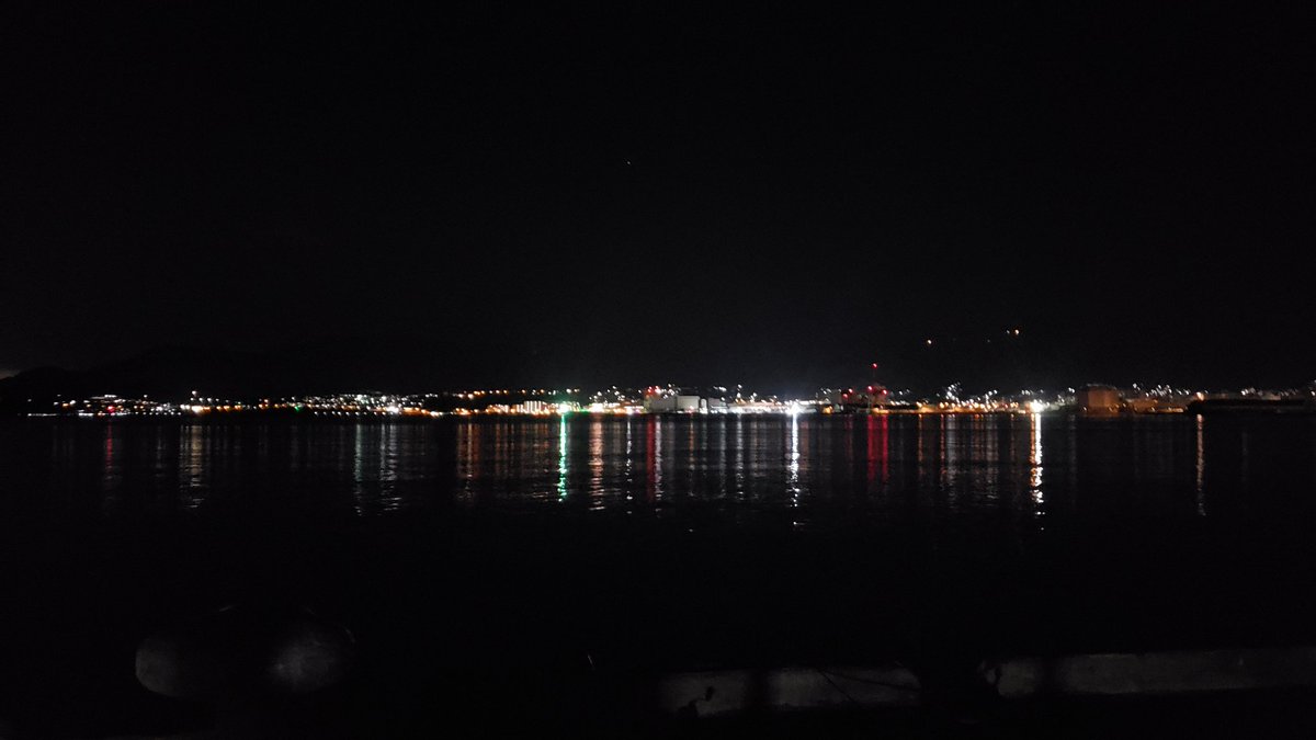 3025A's tweet photo. 先日釣りで行った小樽の夜景がめっちゃ綺麗やったけど写真じゃなかなか伝わらない件について🙄

#MODECON #ミクチャ #Pococha #ライバー #LIVE配信 https://t.co/HVIsZfOQxQ