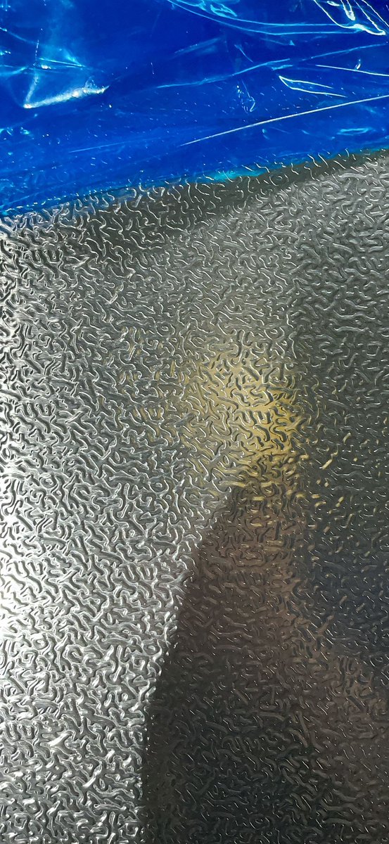 sidaluminum's tweet photo. stuccoed embossed aluminum sheet covered with PE film to protect the surface. customer use the stuccoed embossed aluminum sheet for fridge inside structure.
#aluminum #metal #fridge #refrigerator #aluminium https://t.co/y4Wta4IhLt