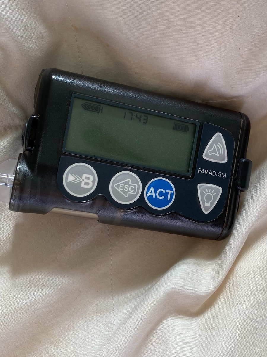 T1Bionic's tweet photo. Hello Medtronic my old friend 🦄 &amp; #OrangeLink #AAPS #FridayNightProject https://t.co/rkfc2vwrAI